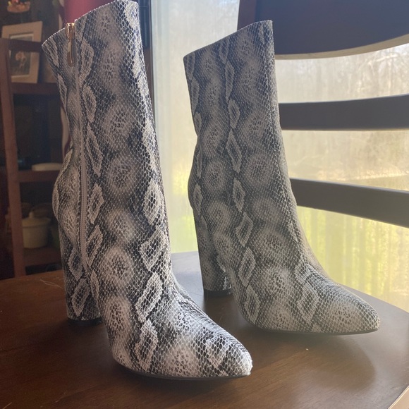 Snakeskin Heel Boots - Picture 2 of 4